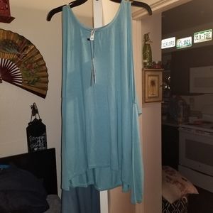 Nwt  New Awesome ladies Lee shop top